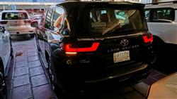 تۆیۆتا لاند کروزەر